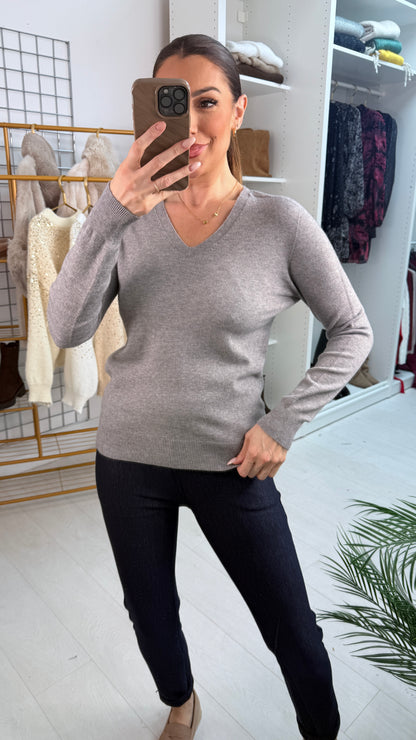 Quinley Plain V Neck Jumper
