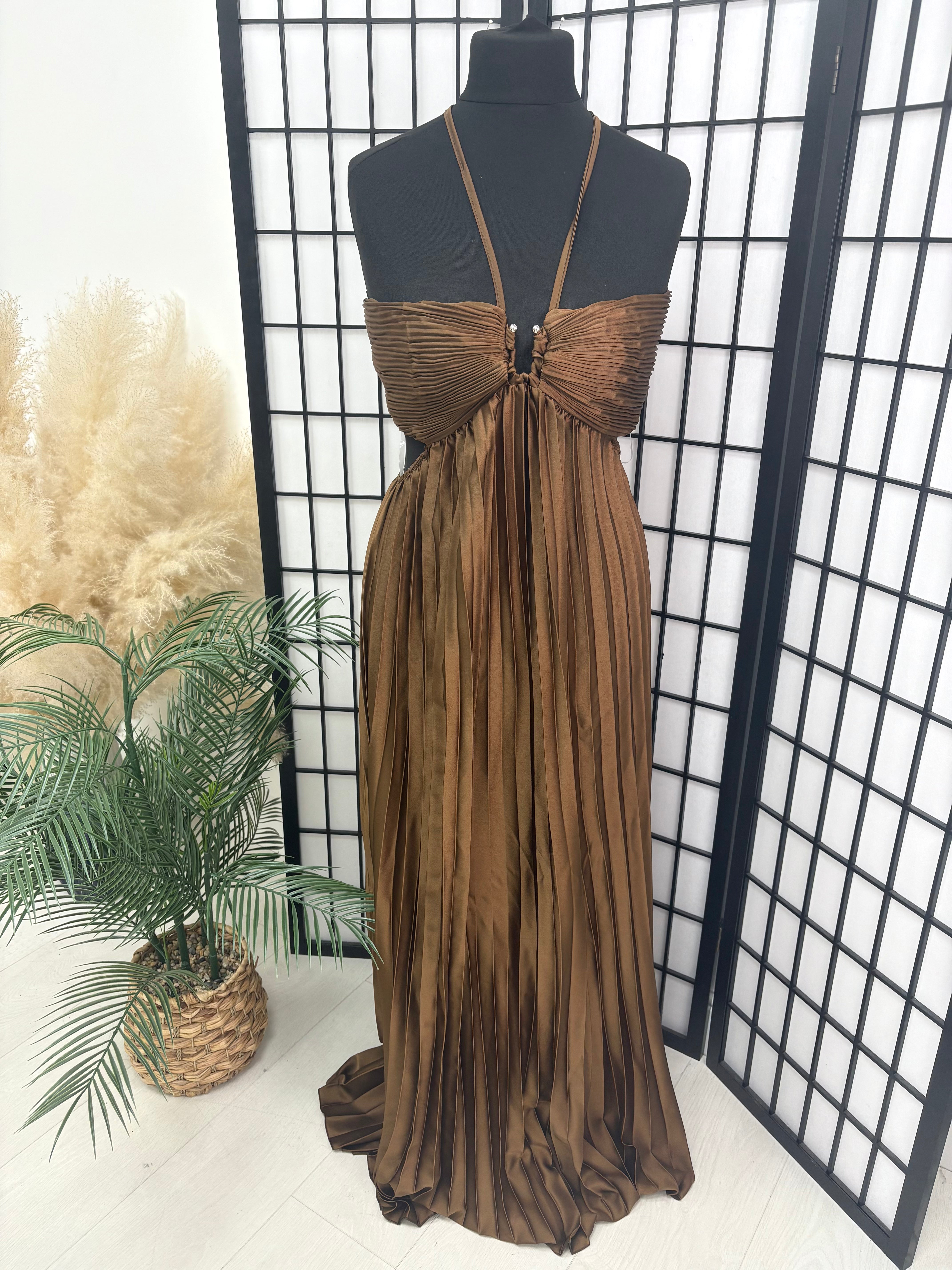Lunara Backless Pleated Maxi Dress