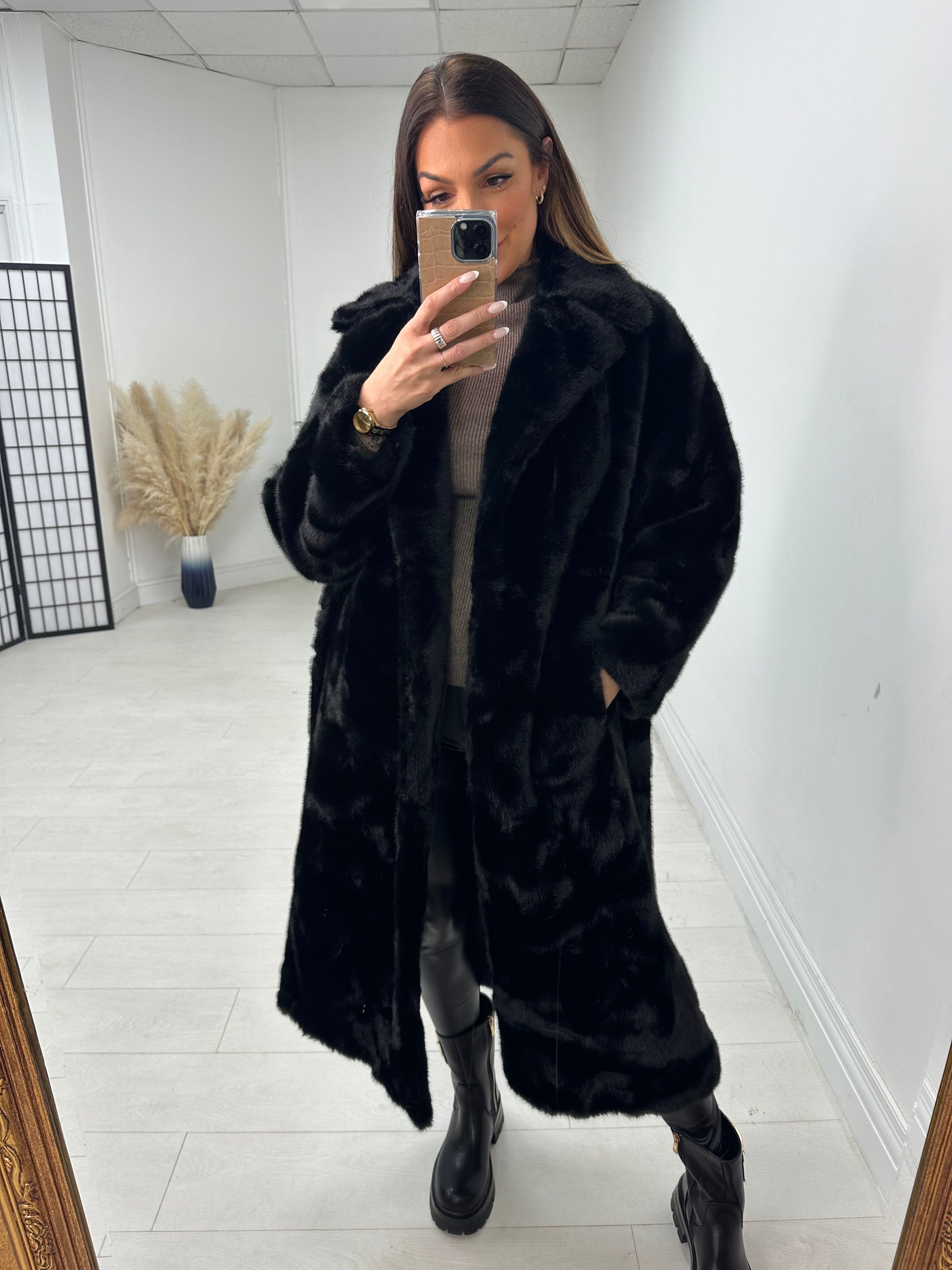 Michelle Faux Fur Belted Long Coat – BowsBoutiques