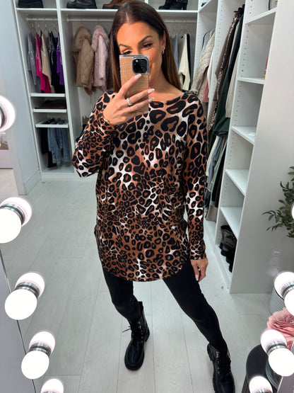 Collins Super Soft leopard Print Scooped Hem Knitted Jumper