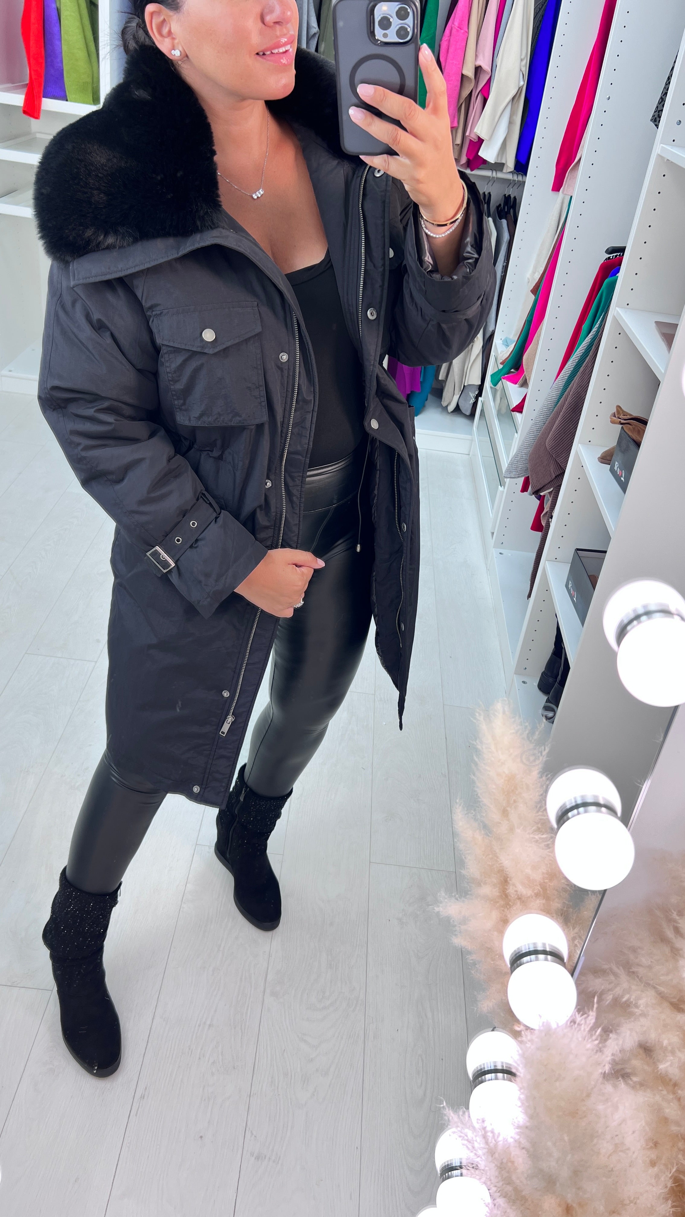 Tallulah Black Faux Fur Collar Coat – BowsBoutiques