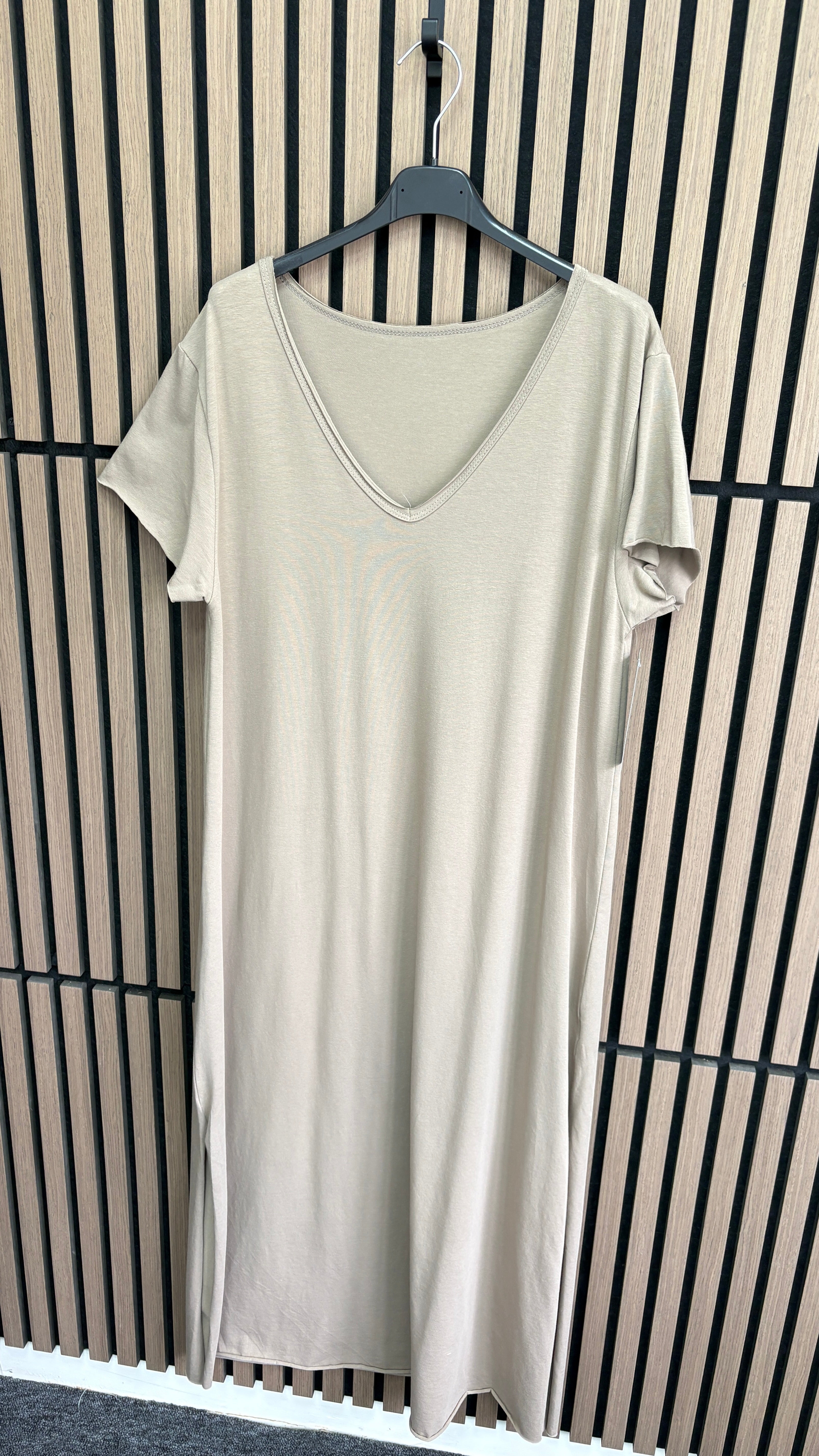 Lila Plain V Neck Maxi Dress
