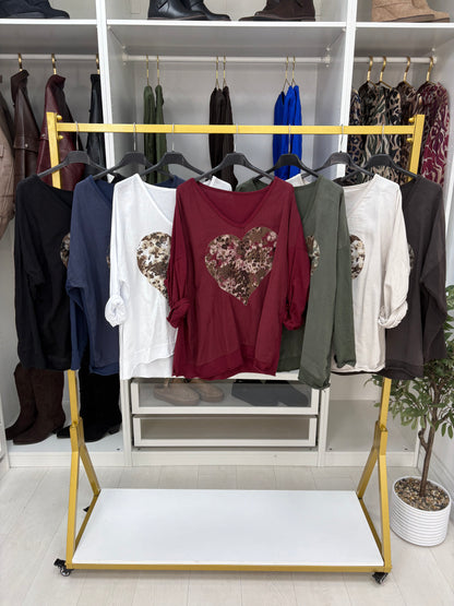 Lucianna Heart Detailed V Neck Linen T-Shirt