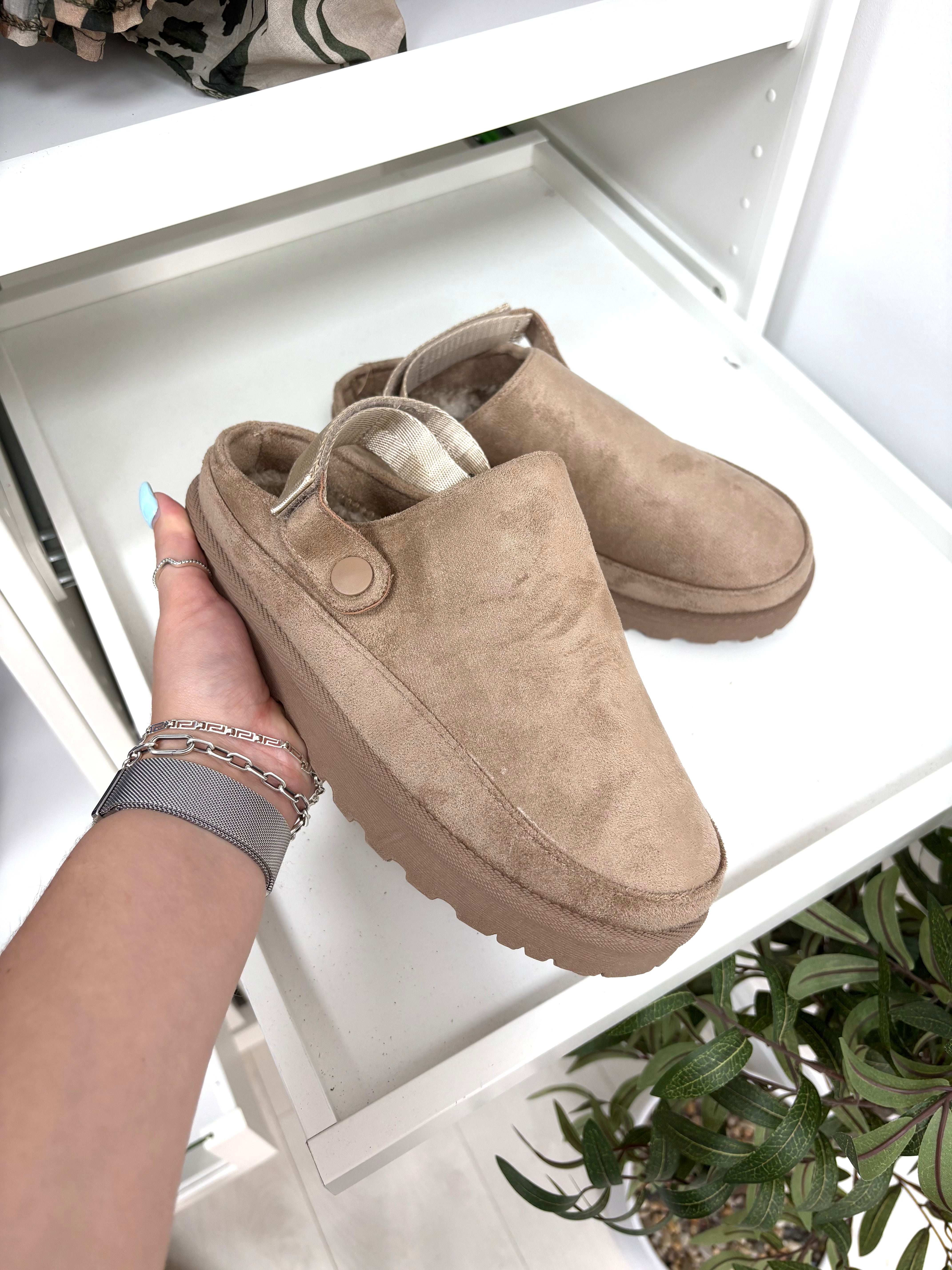 Cyndy Faux Suede Clogs