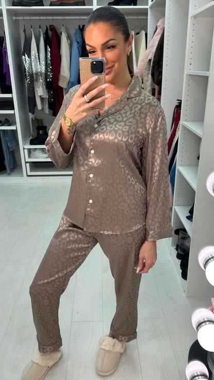 Vivvi Satin Leopard Print Pyjama Set
