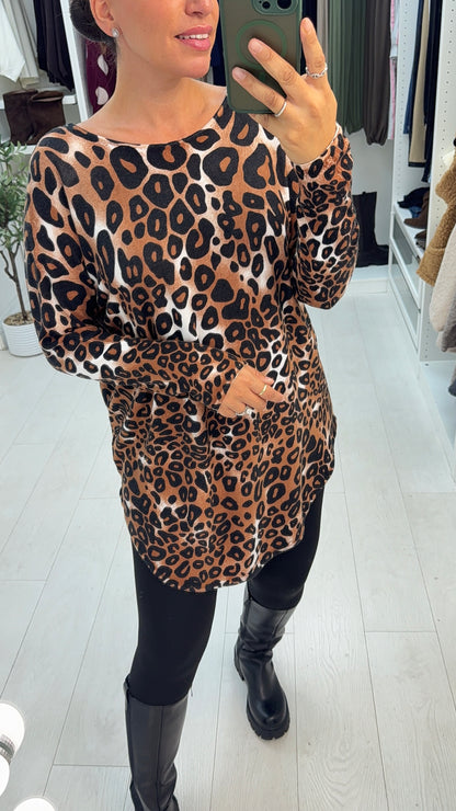 Collins Super Soft leopard Print Scooped Hem Knitted Jumper