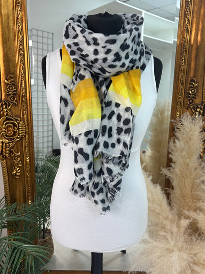 Illinca Leopard Print Lightweight Scarf