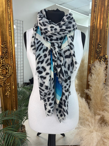 Illinca Leopard Print Lightweight Scarf