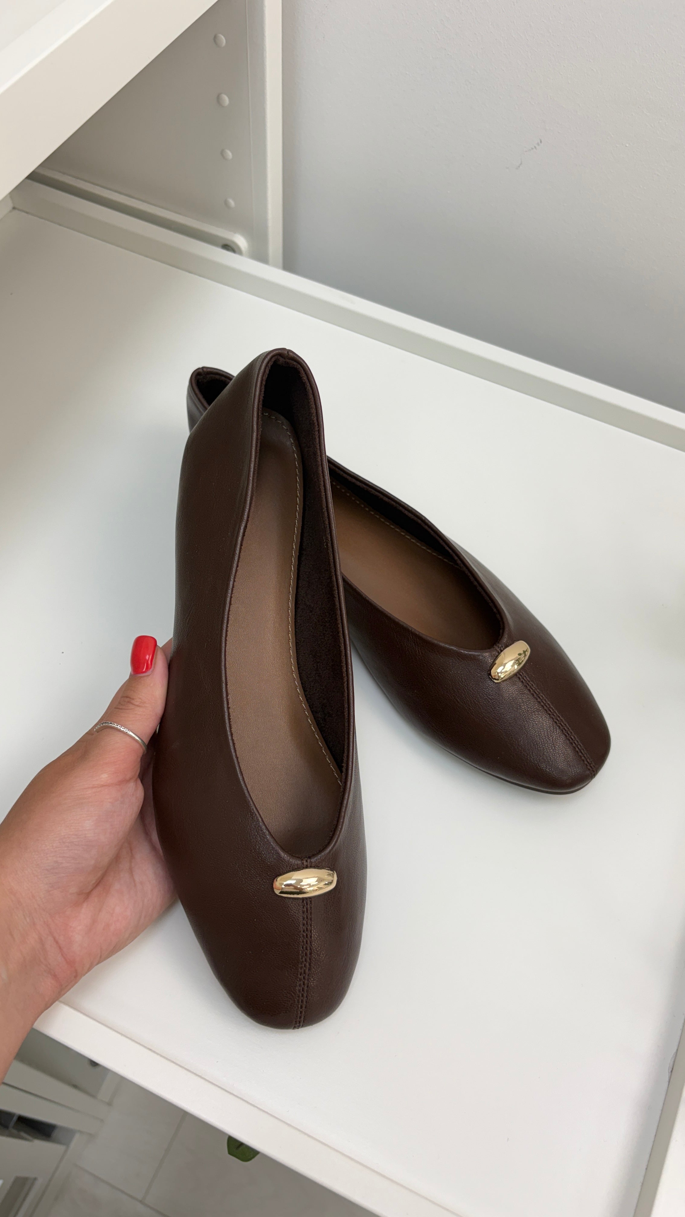 Islana Faux Leather Metallic Detailed Ballet Flats
