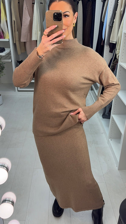 Lillis Plain Loose Fit Knitted Skirt Co-Ord Set