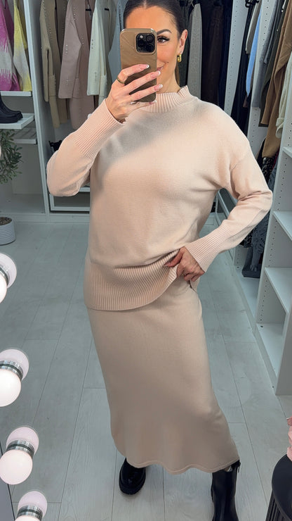 Lillis Plain Loose Fit Knitted Skirt Co-Ord Set