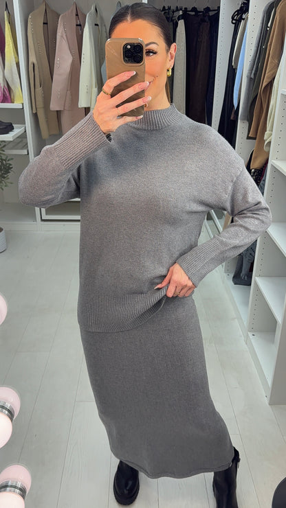 Lillis Plain Loose Fit Knitted Skirt Co-Ord Set