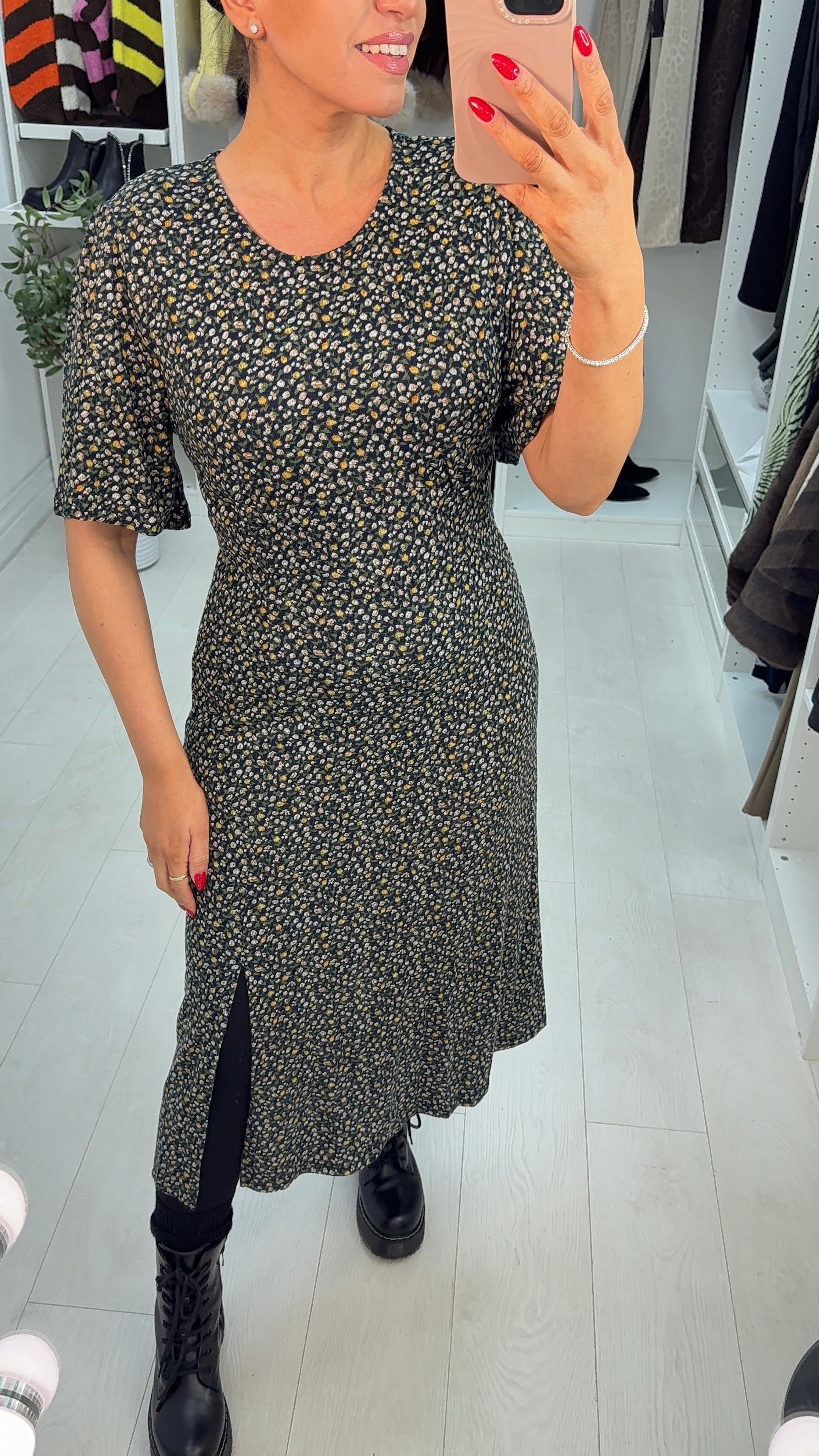 Kariney Navy Paisley Print Split Detailed Midi Dress