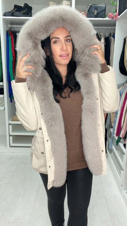 Chelen Military Faux Fur Hooded Short Coat