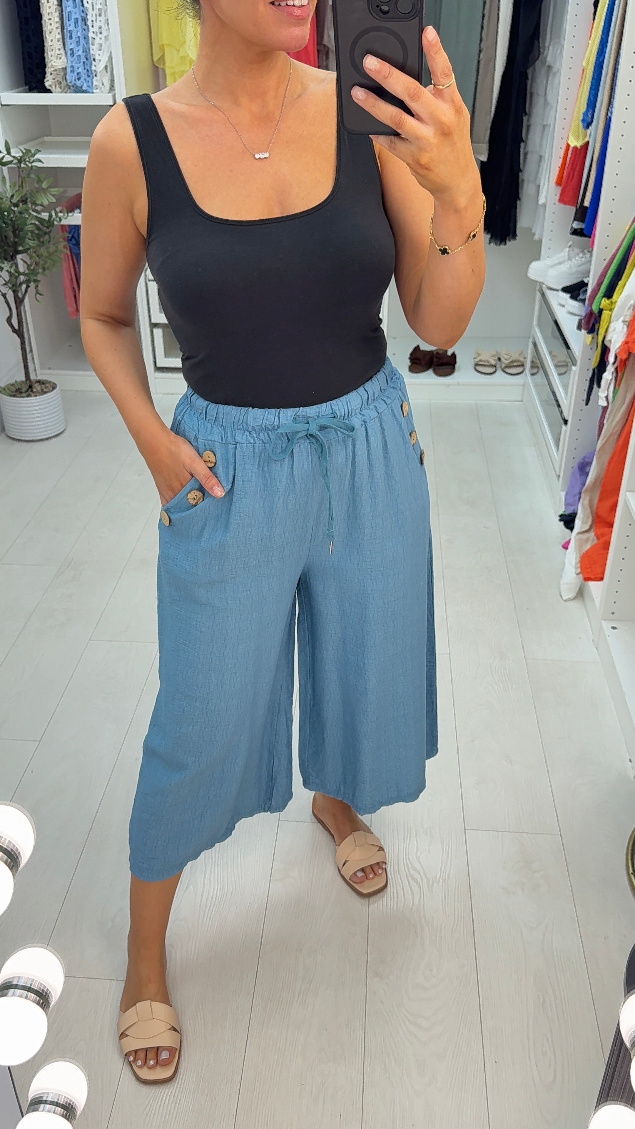 Fifi Plain Button Detailed Elasticated Waist Culottes