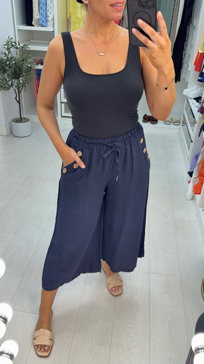 Fifi Plain Button Detailed Elasticated Waist Culottes