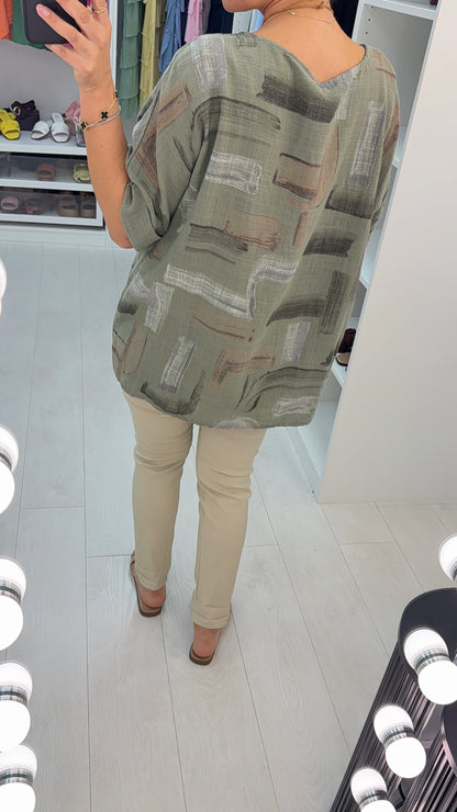 Ivona Abstract Print Necklace Dipped Hem Top