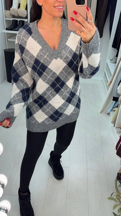 Jaydan V Neck Longline Argyle Print Jumper