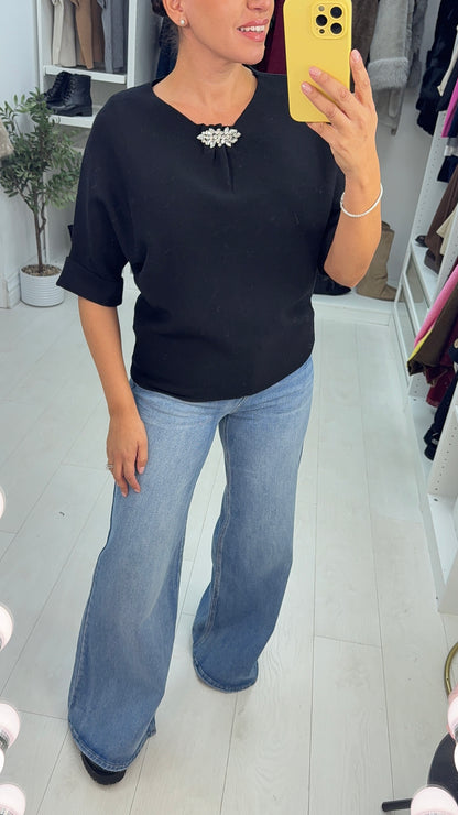 Felisa Plain Diamante Brooch Detail Short Sleeve Knit Jumper