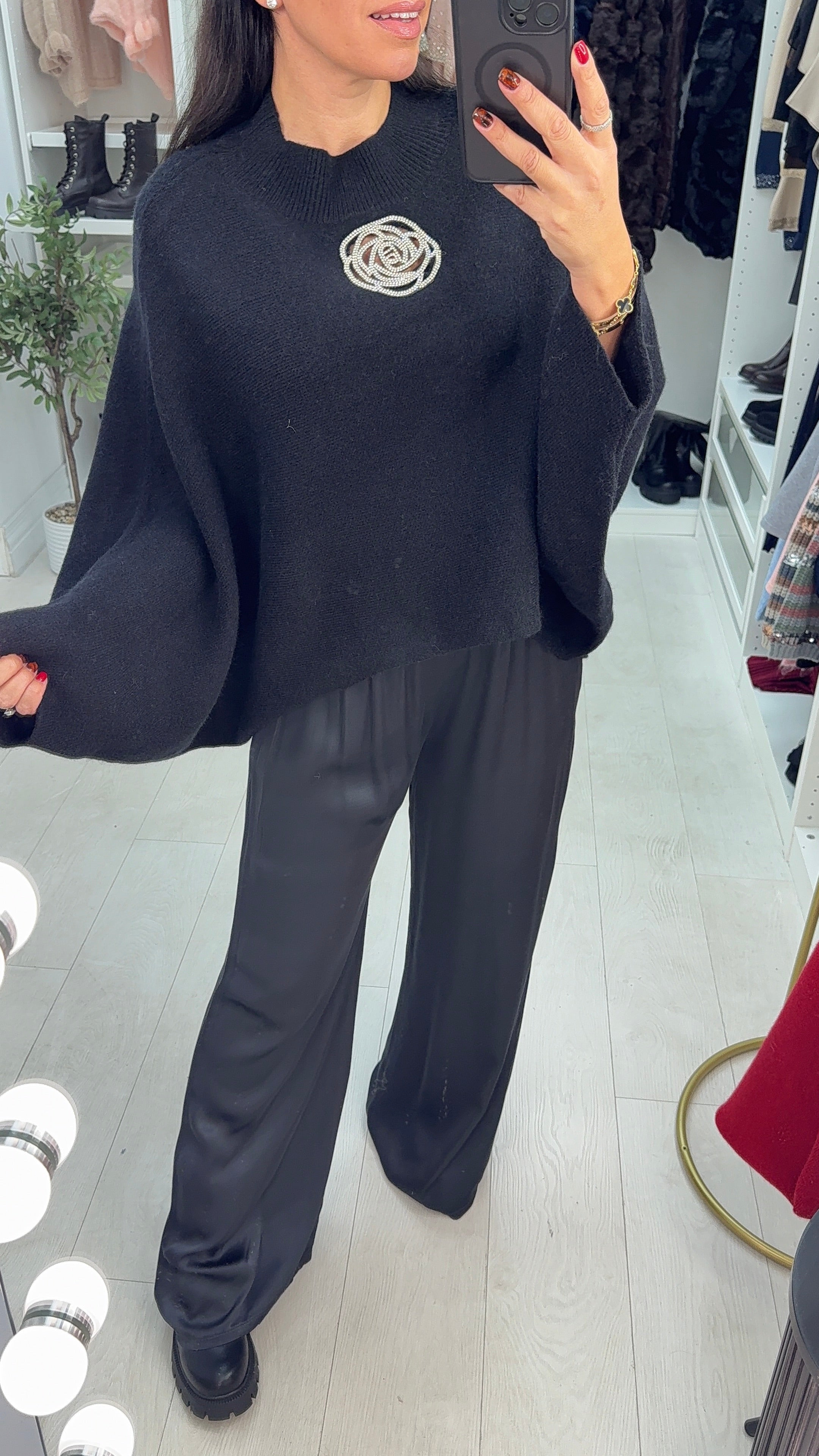 Hettie Embellished Flower Detailed Dipped Hem Jumper