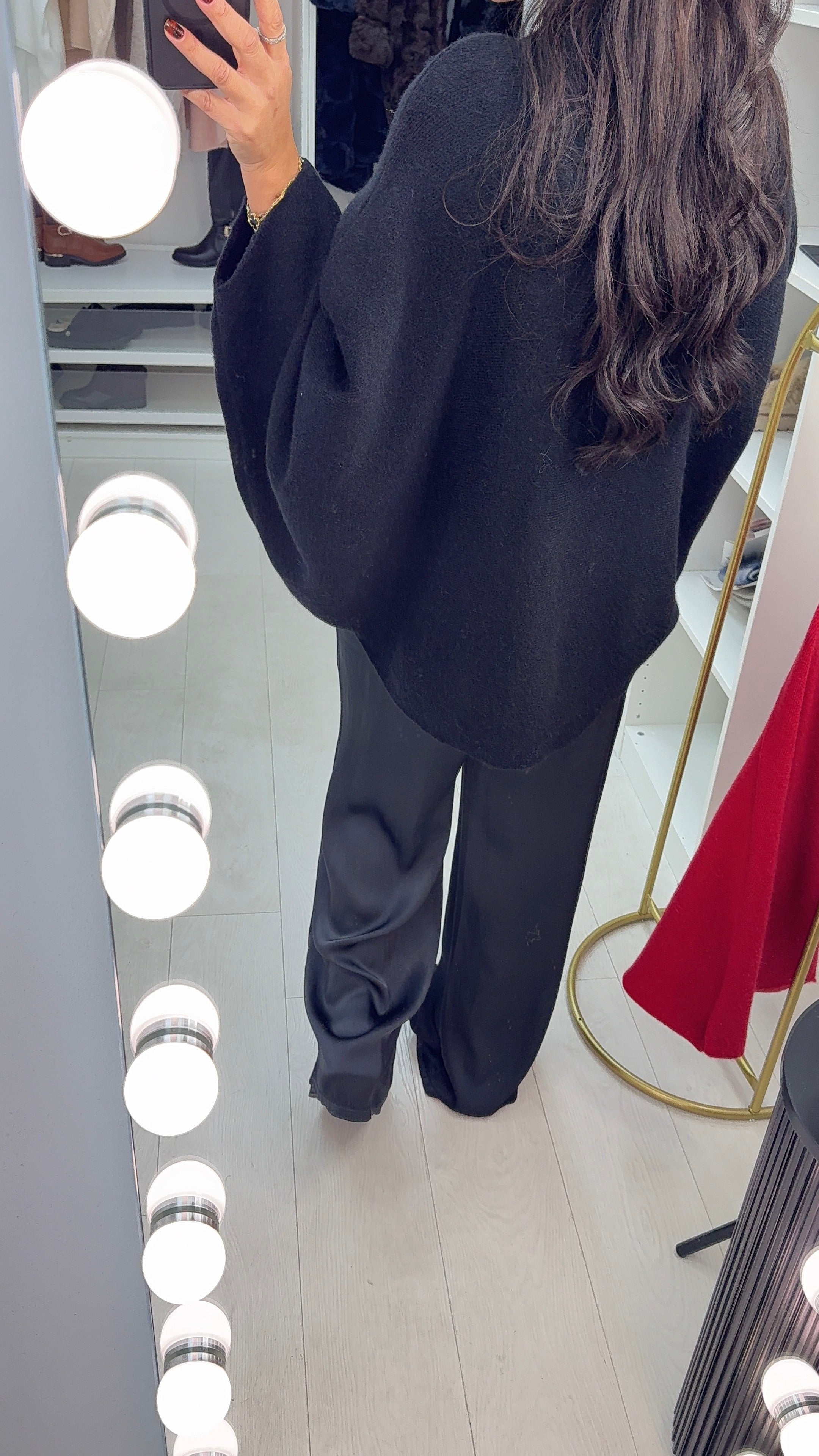 Hettie Embellished Flower Detailed Dipped Hem Jumper