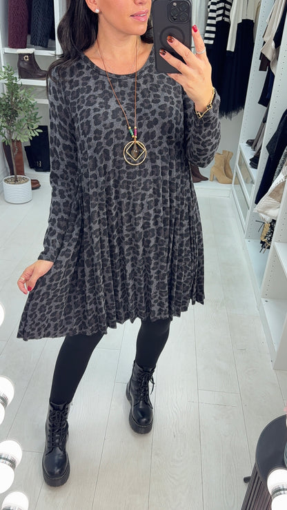 Lillia Leopard Print Pleated Loose Fit Necklace Dress