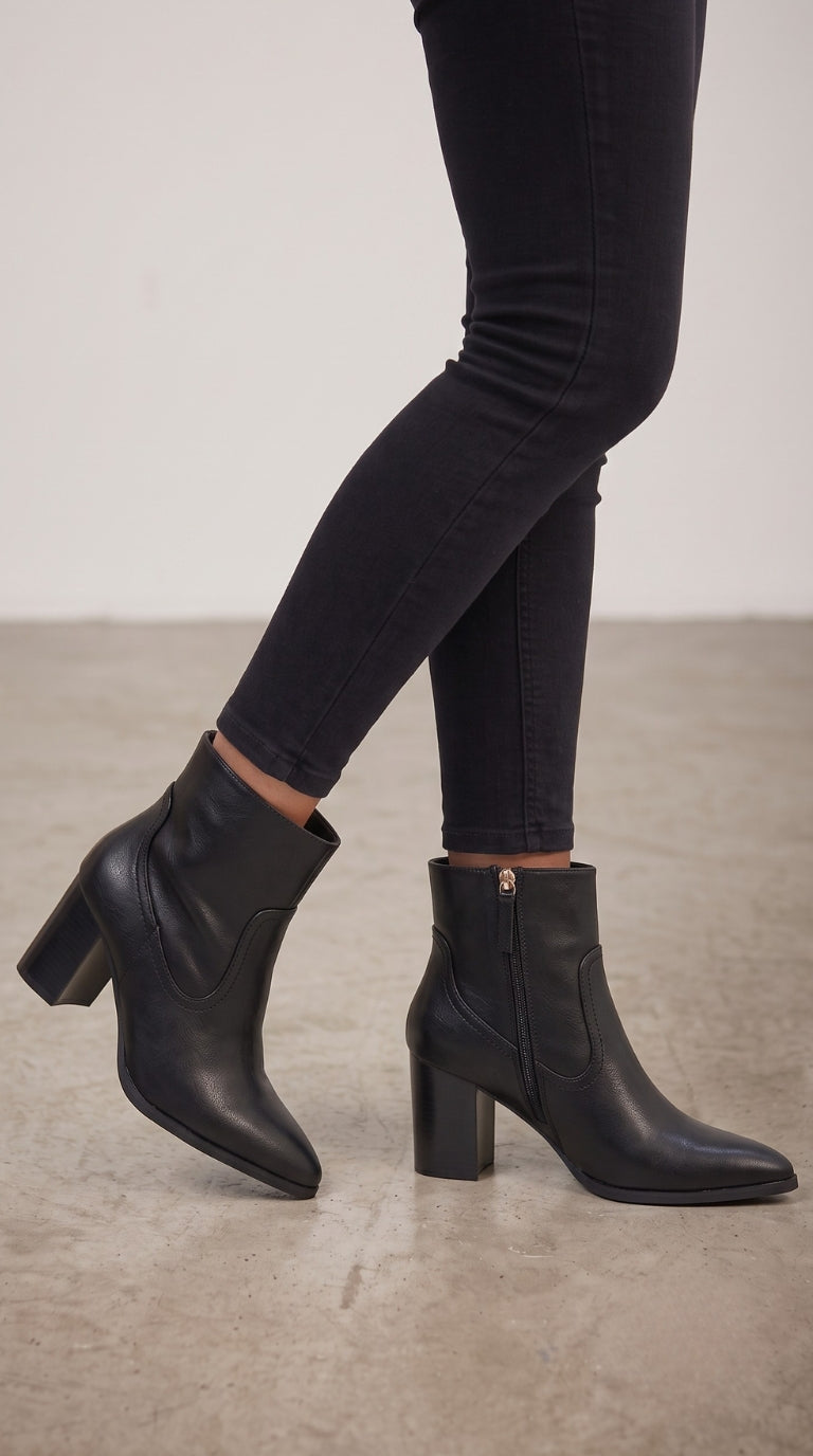 Kalia Faux Leather Pointed Heeled Boots