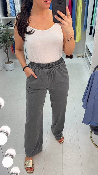 Alendra Plain Elasticated Waist Straight Leg Trousers