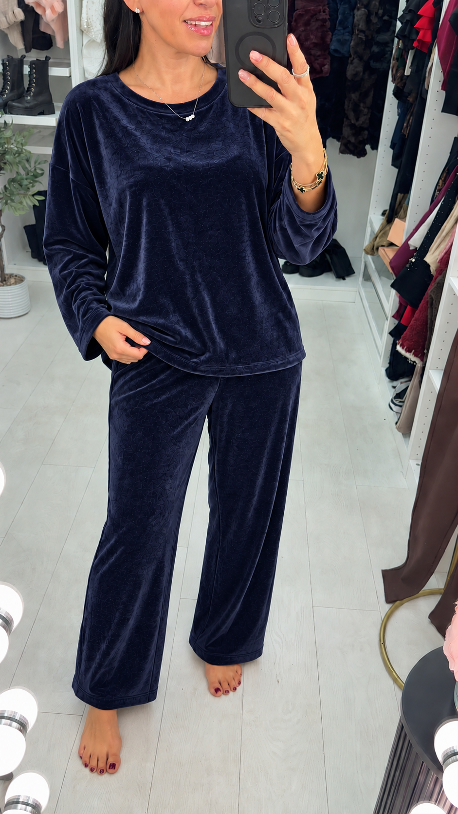 Alesia Plain Loose Fit Velour Loungewear Set