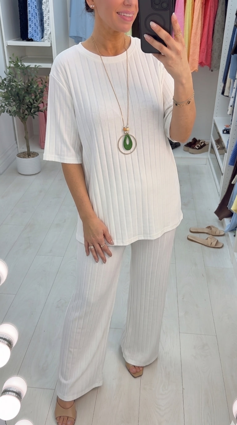 Ruby Plain Pleated Necklace Co-Ord Set