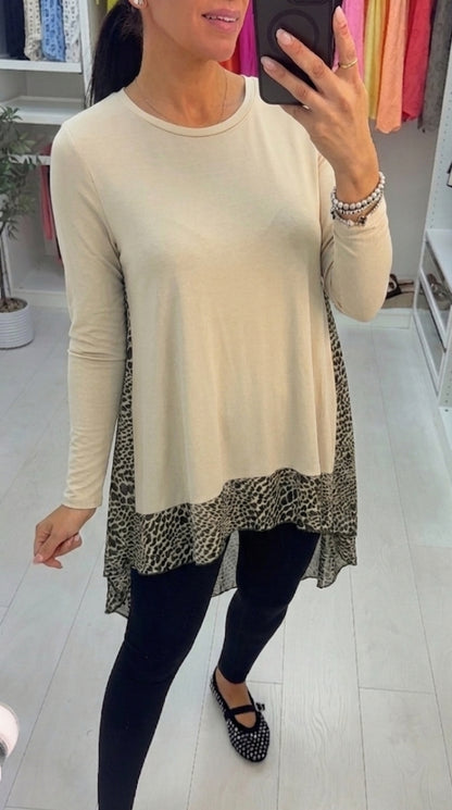 Lacie  Heart Print Chiffon Back Detailed Dipped Hem Top