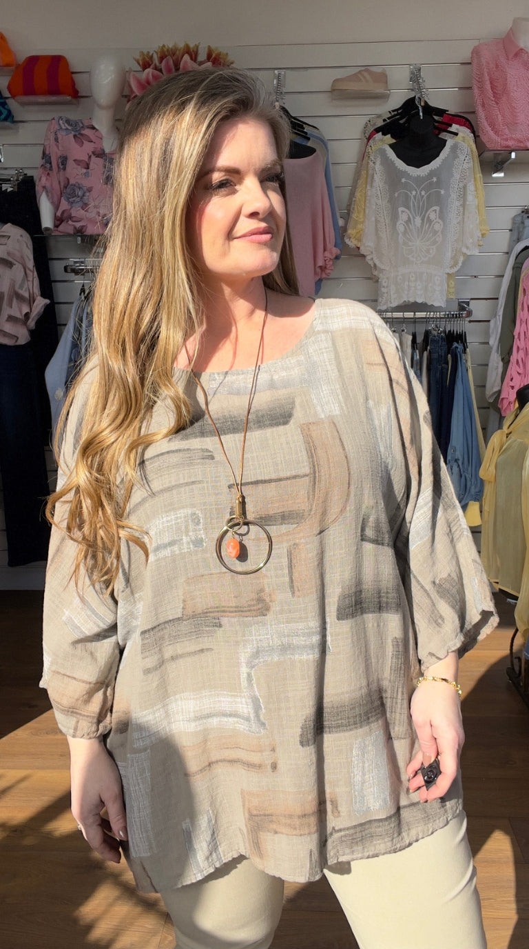 Ivona Abstract Print Necklace Dipped Hem Top