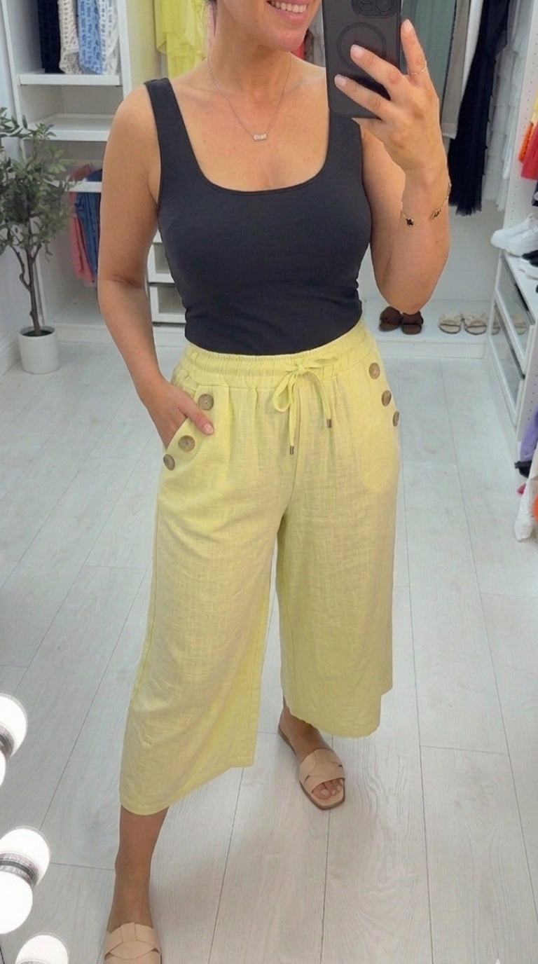 Fifi Plain Button Detailed Elasticated Waist Culottes