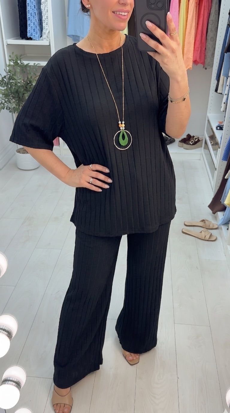 Ruby Plain Pleated Necklace Co-Ord Set