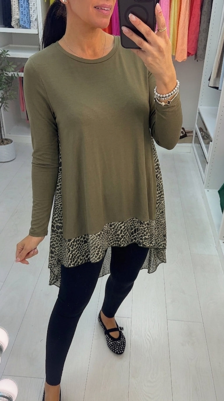 Lacie  Heart Print Chiffon Back Detailed Dipped Hem Top