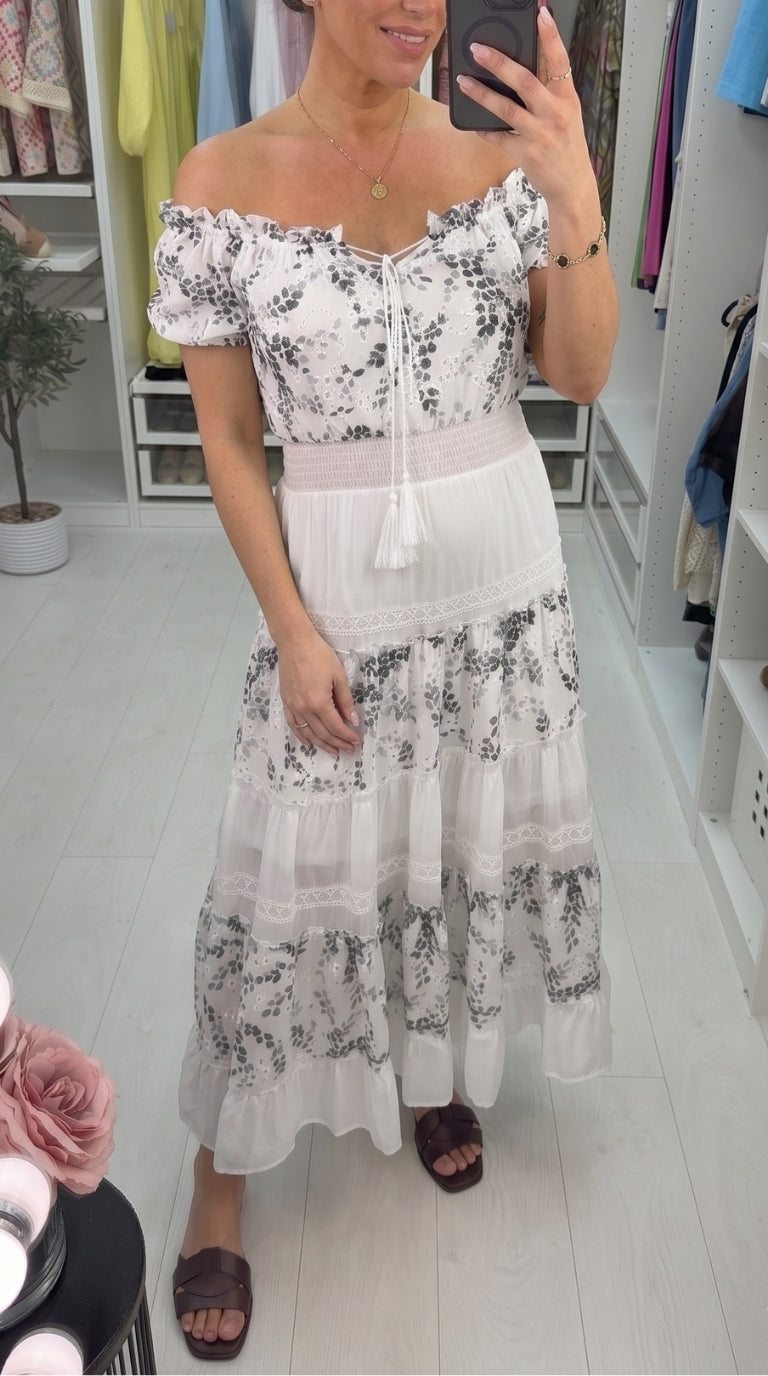 Marion Bardot Embroidered Detail Maxi Dress