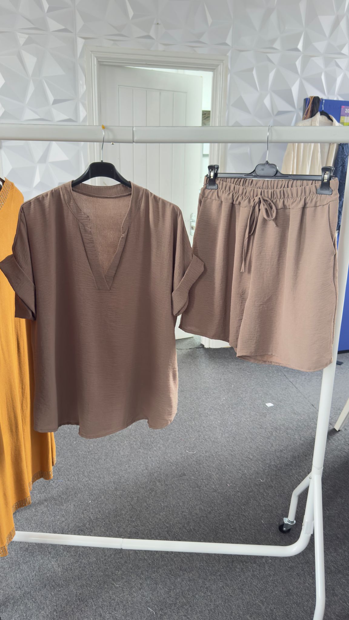 Izbel Plain Crepe Short Set