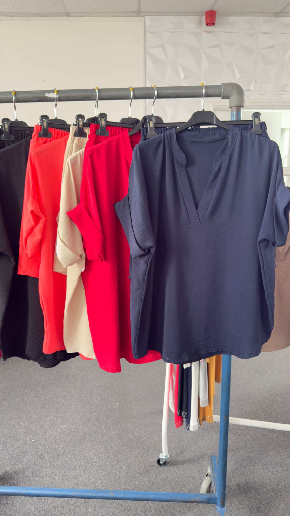 Izbel Plain Crepe Short Set