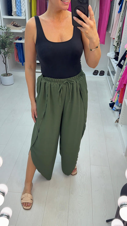 Jamilla Plain Elasticated Waist Harrem Trousers