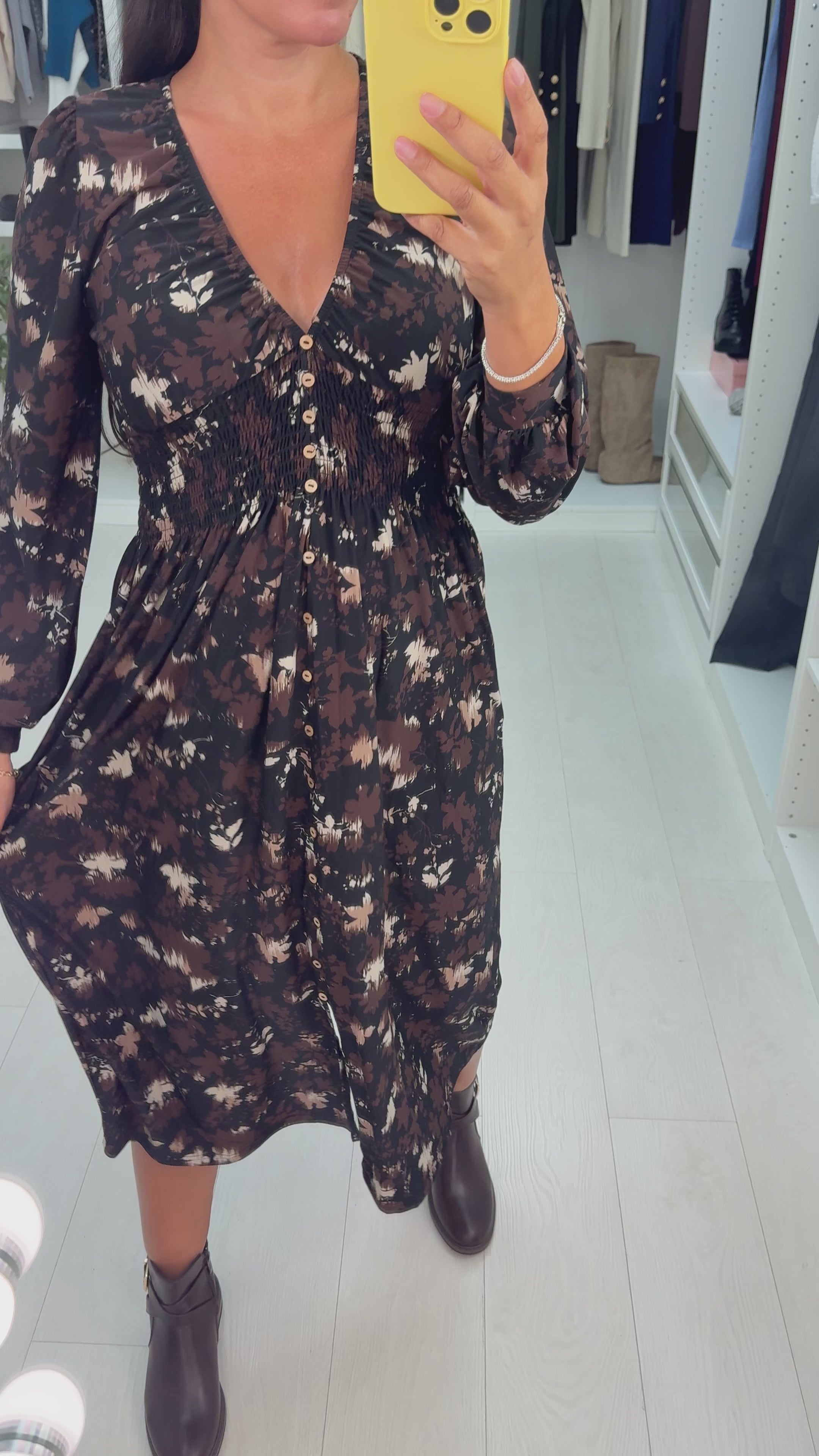 Load video: Daniella Leaf Print Shirred Waist Magic Midi Dress