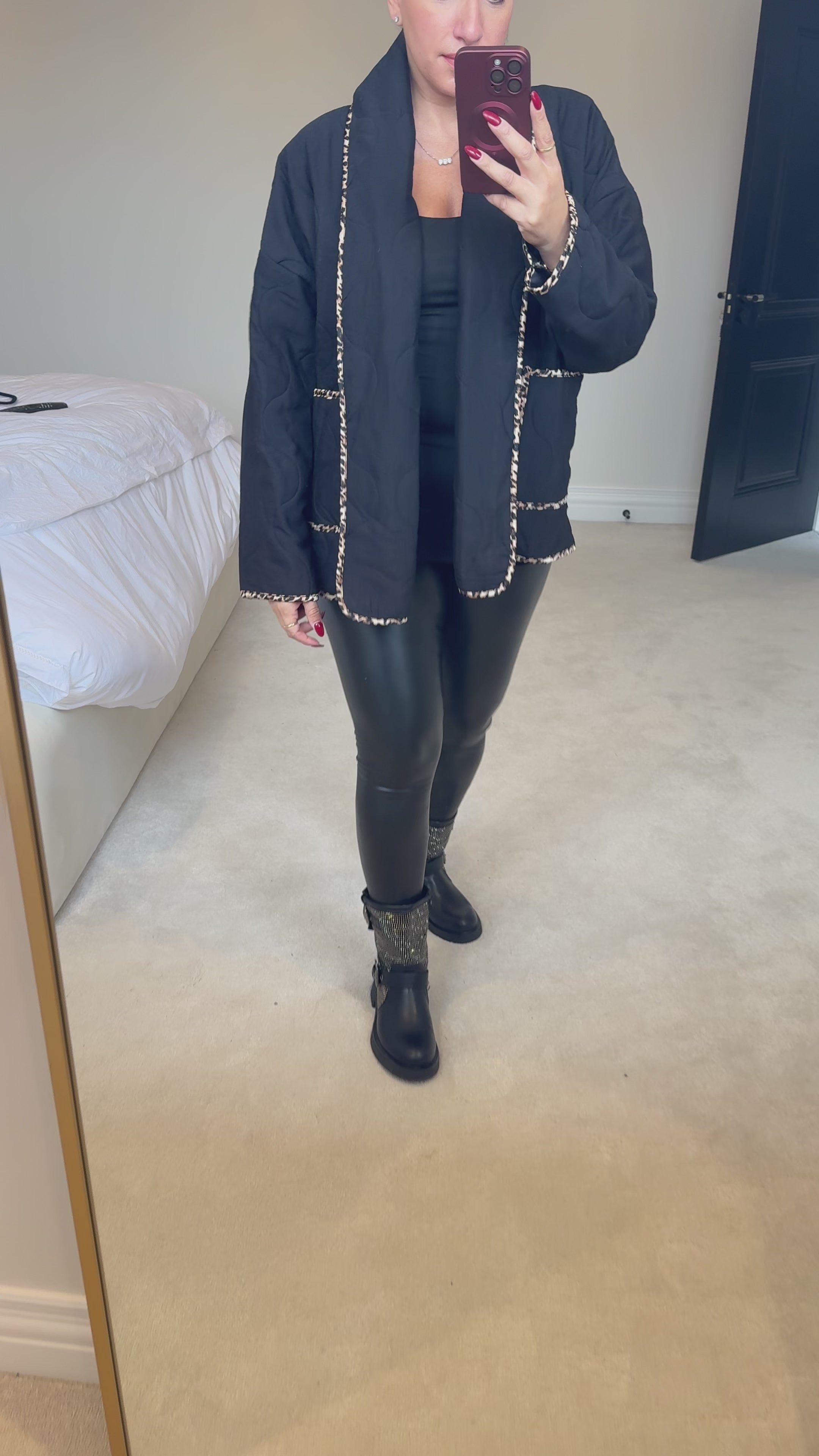 Load video: Rachelle Plain Leopard Print Detail Jacket