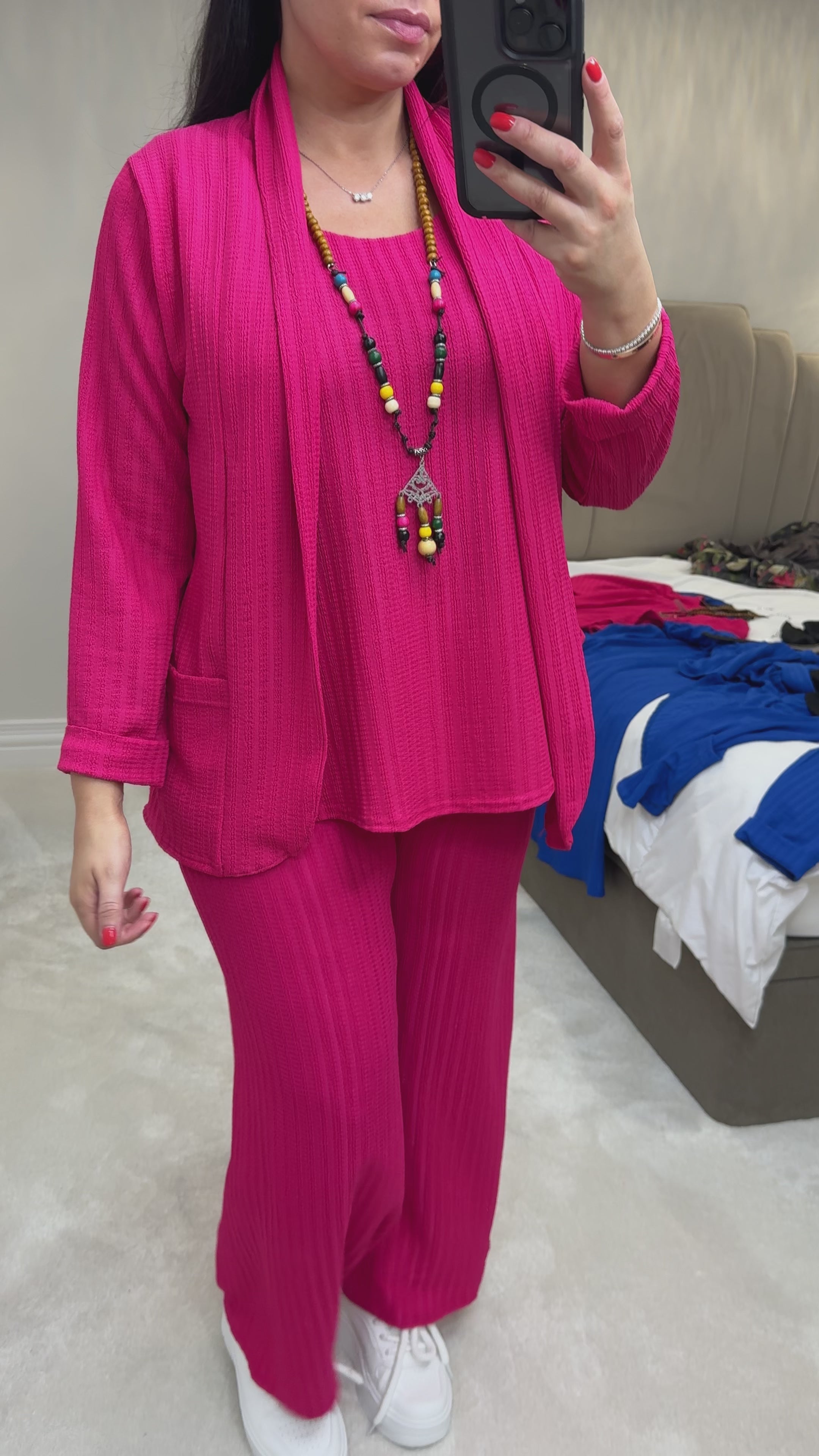 Load video: Grais Relaxed Fit Crepe Blazer