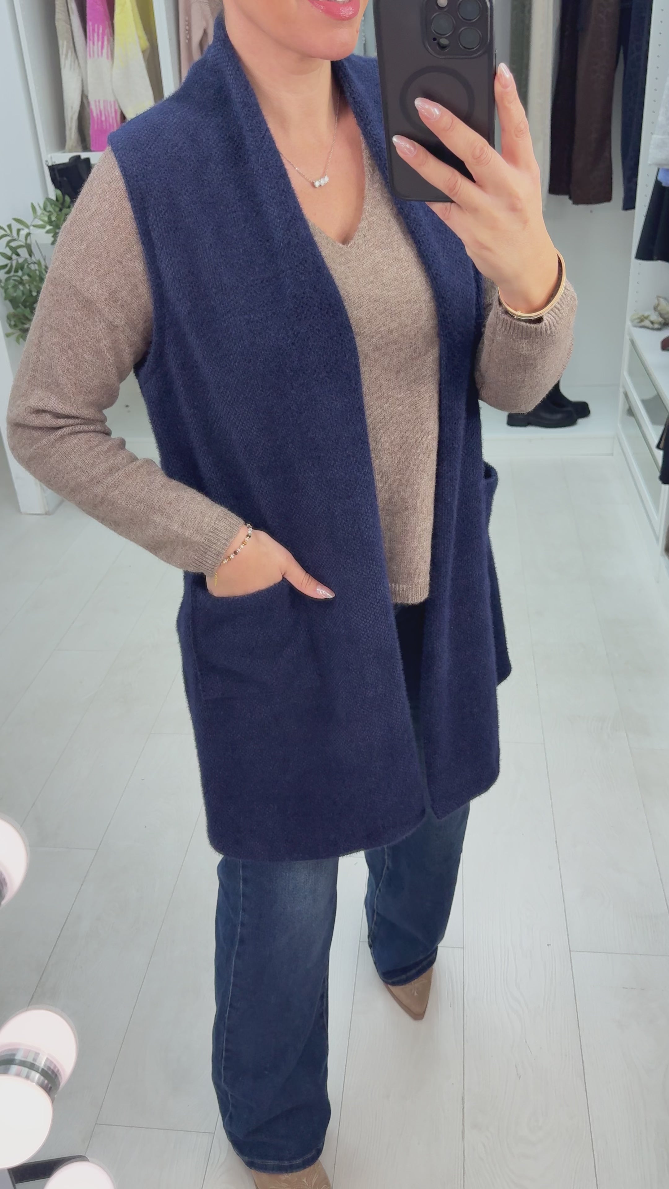 Load video: Emma Open Front Super Soft Gilet