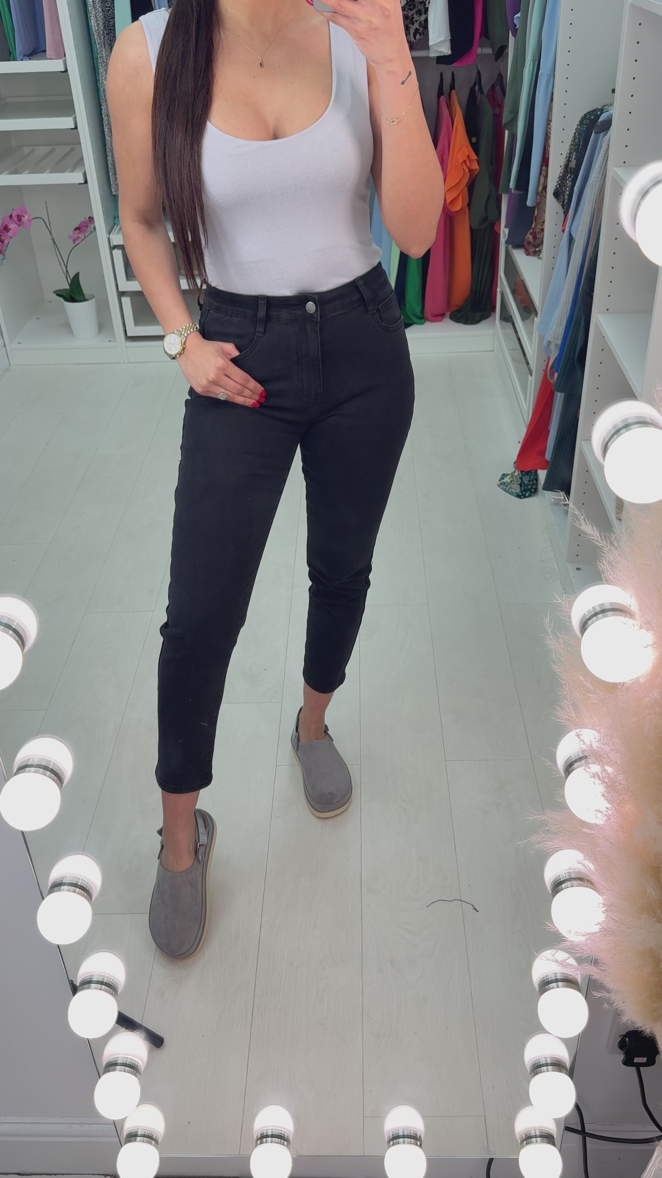 Load video: Sabrina Black Boyfriend Jeans