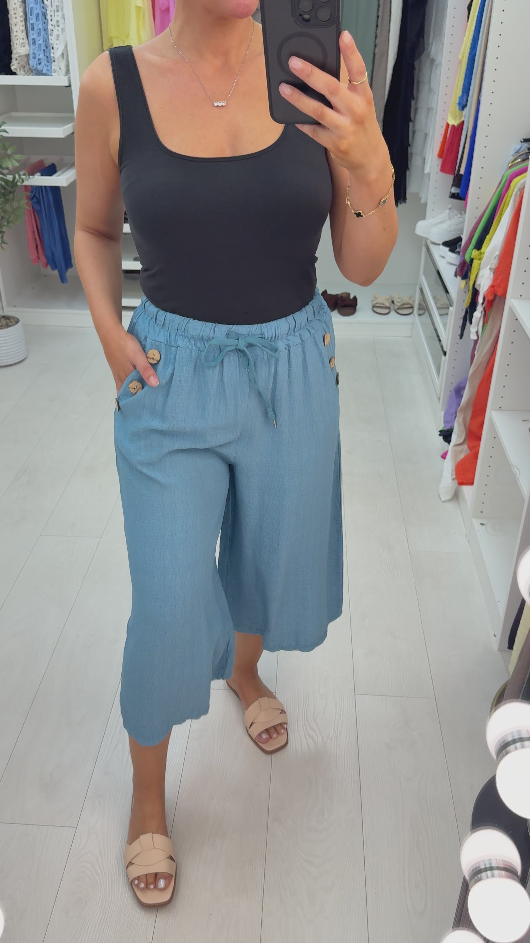 Fifi Plain Button Detailed Elasticated Waist Culottes