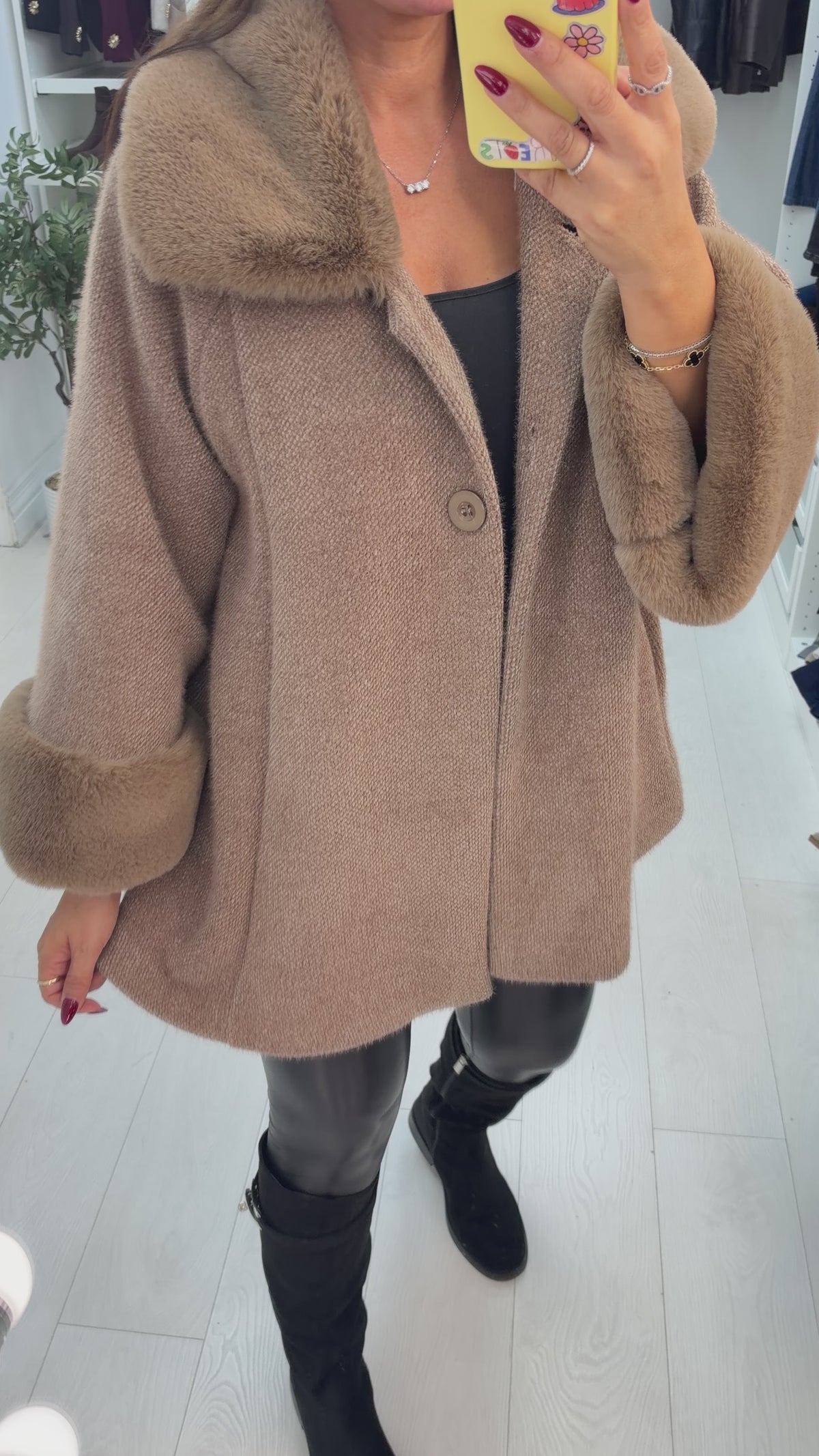 Stassia Plain Faux Fur Detailed Chenille Jacket