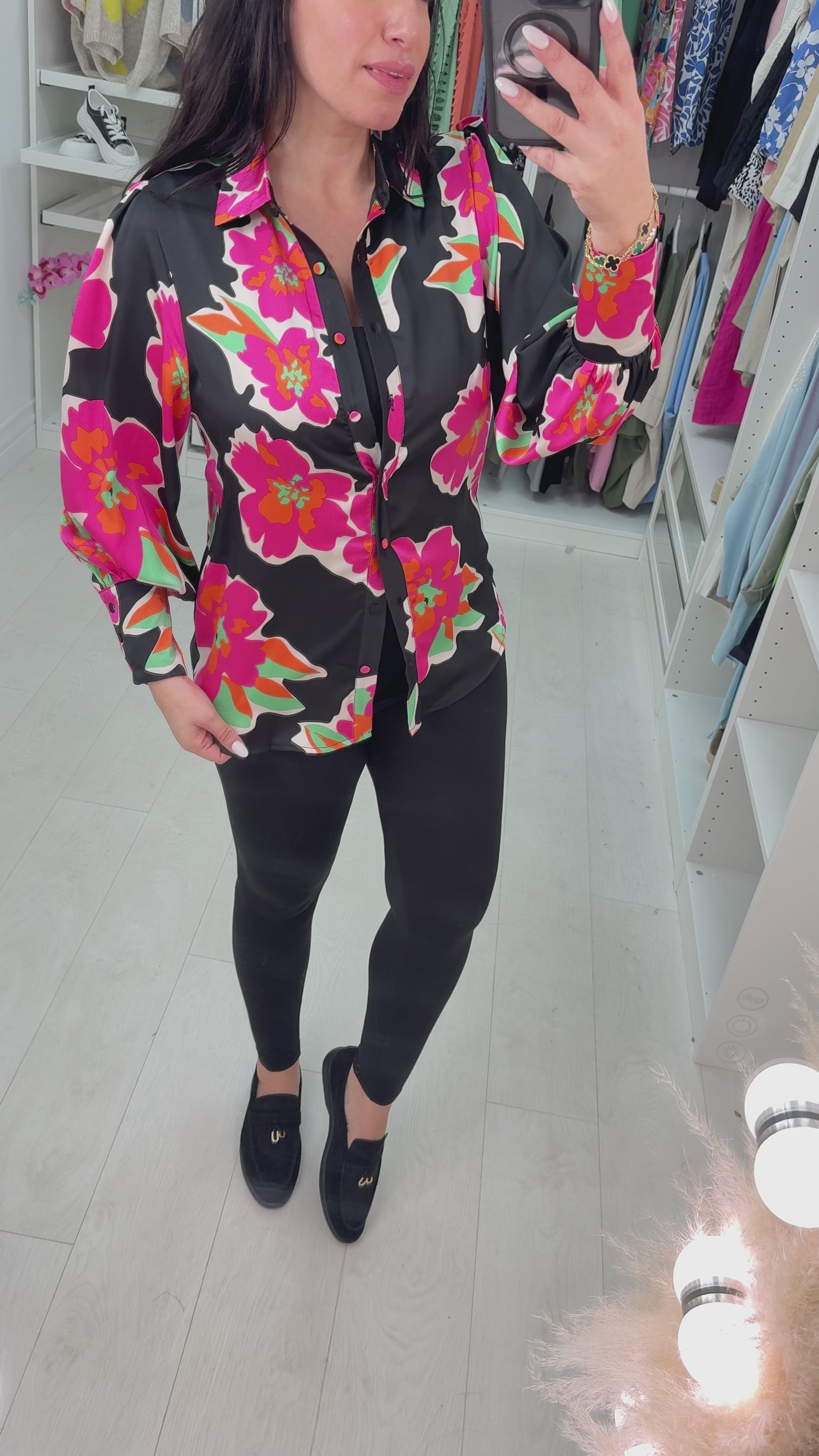 Load video: Alesa Floral Print Balloon Sleeve Shirt