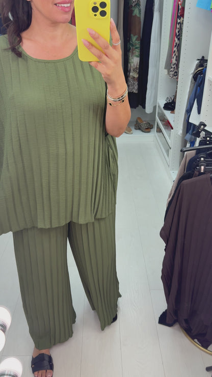 Reina Plain Pleated Loose Fit Co-Ord Set