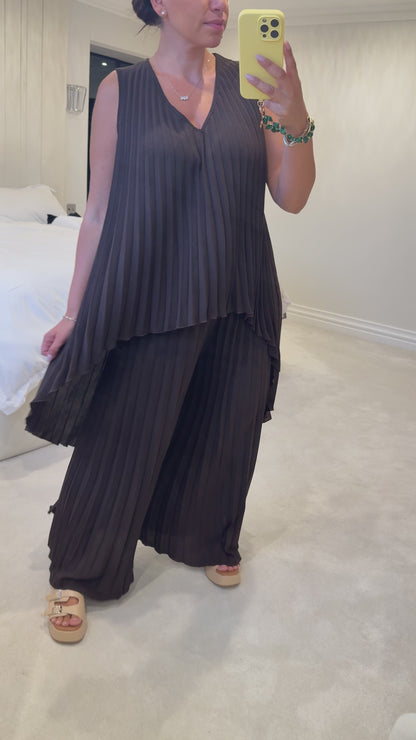 Jilly Pleated Asymmetric V Neck Co-Ord Set