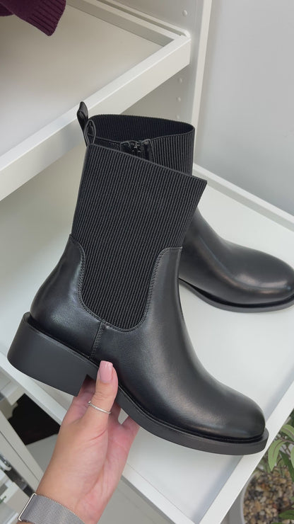 Lenny Faux Leather Ribbed Chelsea Boots